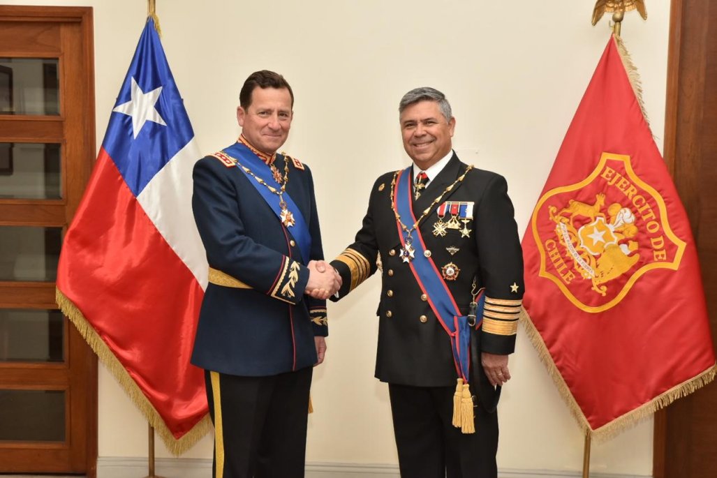 Comandante en Jefe de la Armada participa en los tradicionales actos ...