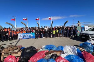 Con gran participación de la comunidad se desarrolla una nueva jornada de limpieza de playas en Magallanes