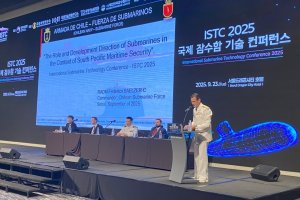 Comandante en Jefe de la Fuerza de Submarinos participa en la Conferencia Internacional de Tecnologías Submarinas (ISTC 2025) en Corea