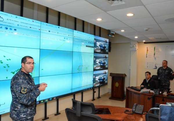 Sernapesca y Armada mantienen fiscalización de flota extranjera que ingresa a aguas nacionales para recalar