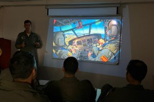 Oficiales del Ejército del Aire de España realizaron intercambio profesional en la Aviación Naval y Guarnición Naval de Valparaíso