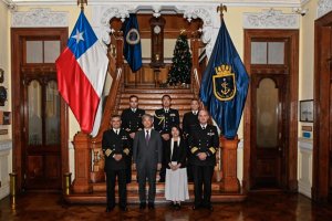 Embajador de Japón visita el SHOA para fortalecer la colaboración en hidrografía y prevención de tsunamis