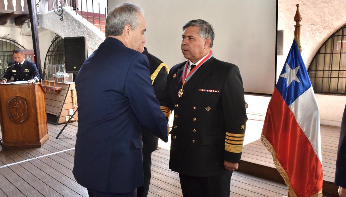 Gobierno de Brasil condecora al Comandante en Jefe de la Armada de ...