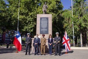 Armada de Chile y Embajada de Reino Unido en Chile conmemoran aniversario 250 del natalicio de Lord Thomas Alexander Cochrane
