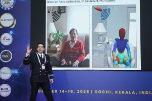 Teniente Segundo expone ponencia sobre radares y sensores en la India