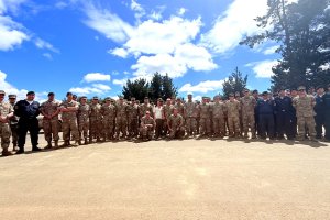 Comandante en Jefe de la Armada visita a personal desplegado en la Macrozona Sur en víspera de Navidad