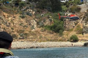 Armada de Chile efectúa rescate de emergencia en sector de roqueríos en Cartagena