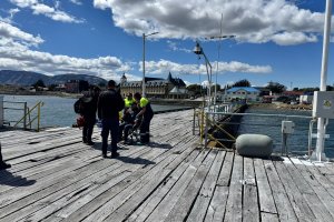 Armada de Chile realiza una evacuación médica desde Puerto Edén a Puerto Natales