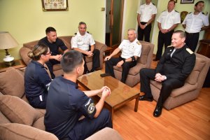 “Orgullosos como Marina”: Vicealmirante Zamorano reconoce valentía de efectivos agredidos en Valparaíso