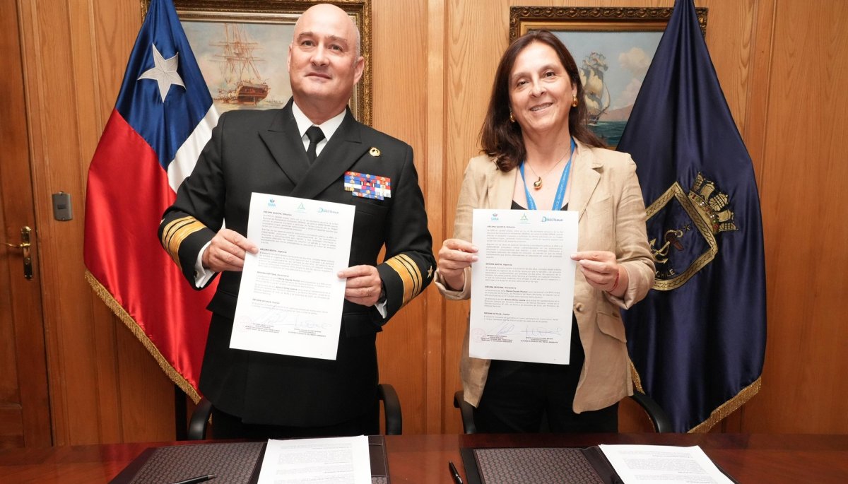 DIRECTEMAR y SMA firman convenio de colaboración para fortalecer la protección del medio ambiente acuático – armada.cl