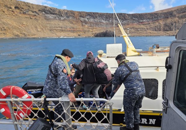 Armada apoyó evacuación médica en Juan Fernández