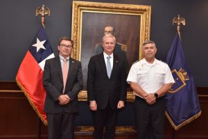 Presidente José Antonio Kast se reúne con Comandante en Jefe de la Armada y parte del Alto Mando Naval y se interioriza del quehacer de institución