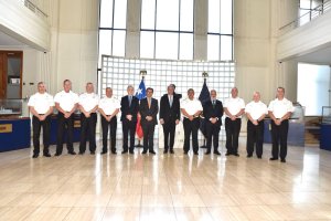 Presidente José Antonio Kast se reúne con Comandante en Jefe de la Armada y parte del Alto Mando Naval y se interioriza del quehacer de institución