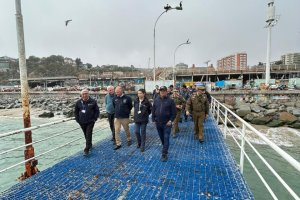 Autoridades realizan fiscalización conjunta en Caleta Portales en la antesala de Semana Santa