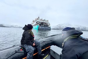 Dos evacuaciones médicas realizó la Lancha de Servicio General “Puerto Natales” desde un crucero en el Estero de las Montañas