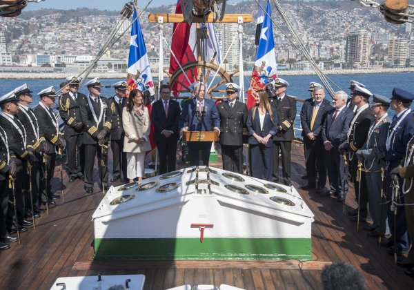 Presidente José Antonio Kast despide a la dotación del Buque Escuela “Esmeralda” en Valparaíso