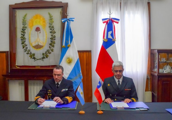 Armada de Chile concluye la XXVIII Patrulla Antártica Naval combinada junto a la Armada de Argentina