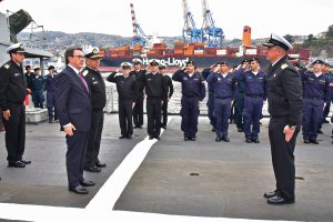 RIMPAC 2026: Ministro de Defensa despide a dotación de la Fragata “Cochrane”