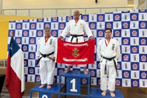Deporte y disciplina: Sargento Infante de Marina destaca en copa de karate en Santiago