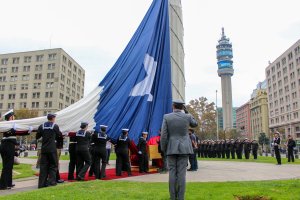 Mes del Mar 2026: la “Gran Bandera del Bicentenario” se iza en el centro de la capital