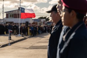Barrio Prat de Punta Arenas rinde homenaje con tradicional desfile cívico-militar