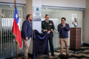 GORE Biobío inaugura salón de ingreso a la repartición pública con el nombre del héroe Arturo Prat Chacón