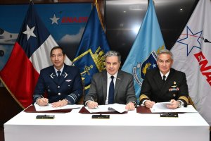 Armada, Fuerza Aérea y ENAER firman contrato de estudio básico de inversión para el desarrollo de aeronaves multipropósito