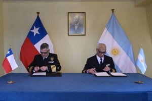 Armadas de Chile y Argentina coordinan una nueva versión del Ejercicio Binacional "Viekarén"