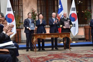 Armada de Chile y Guardia Costera de República de Corea firman acuerdo de cooperación para la seguridad y protección marítima