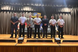 Dos Oficiales de la Armada son reconocidos por la Naval Postgraduate School de Estados Unidos