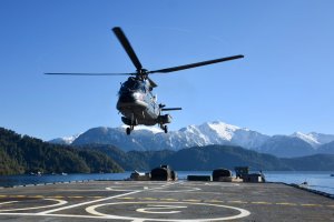 Fuerza de Tarea Anfibia de la Armada de Chile arriba a Puerto Chacabuco para fortalecer la presencia y el apoyo en la Región de Aysén