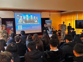 Base de Infantería de Marina “Tumbes” acercó el quehacer naval a estudiantes de Talcahuano