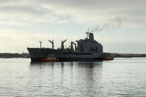 Petrolero “Almirante Montt" recala en San Diego para iniciar comisión internacional "Southern Mammoth"