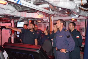 Fragata “Almirante Cochrane” realiza ejercicios de oportunidad e intercambio con unidades de España e Italia en PACDRAGON 2026