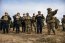 Ministro de Defensa y Comandante en Jefe de la Armada revistan a personal de la Fuerza Anfibia desplegado en tierra