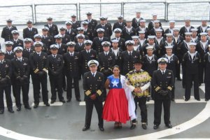 El Petrolero “Almirante Montt” conmemoró un nuevo aniversario de la Primera Junta Nacional de Gobierno durante su despliegue en San Diego