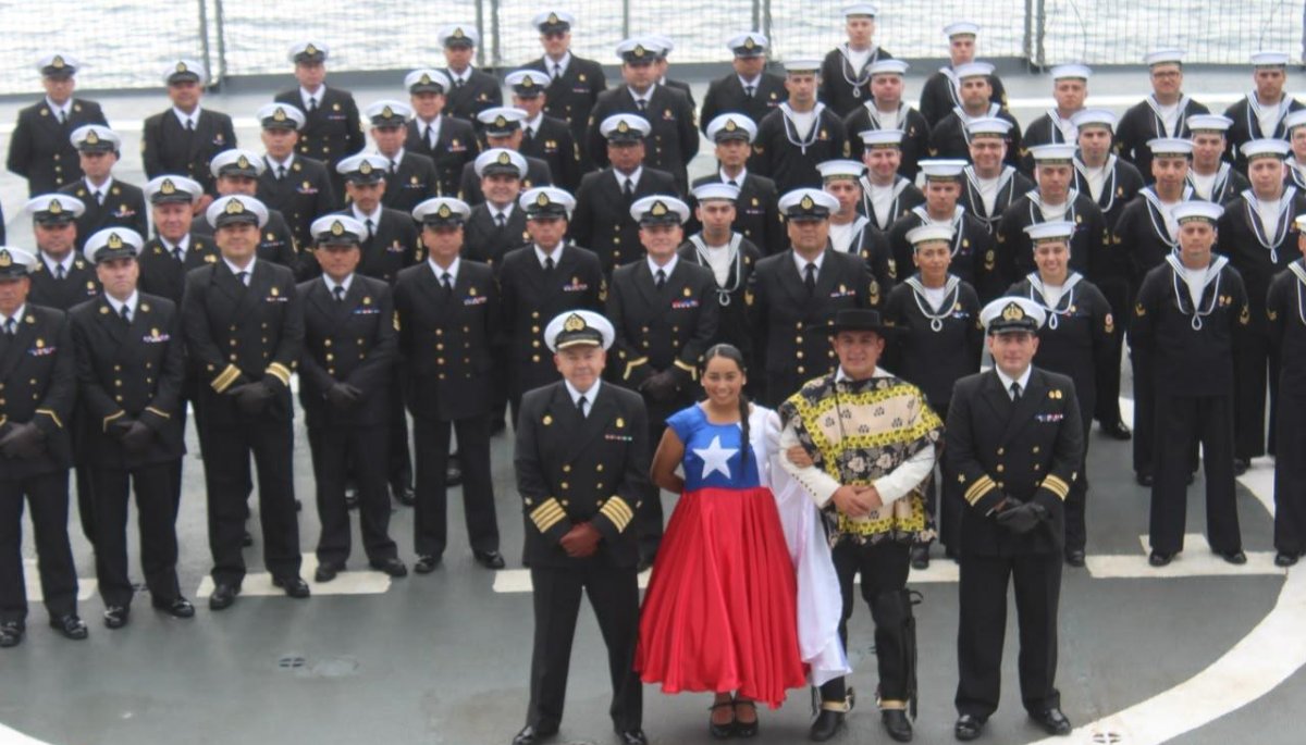 Chilean Navy Tanker “Almirante Montt” Celebrates National Day in San Diego