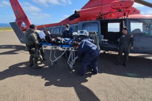 Armada de Chile despliega amplio operativo para evacuar a tripulante desde altamar