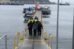 Armada apoyó evacuación médica desde Isla Huar a Calbuco
