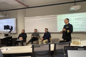 Oficiales de la Armada participan en seminario “Jornadas de Estudios de la Guerra: Perspectivas filosóficas e históricas sobre estrategia, tragedia y pacifismo"