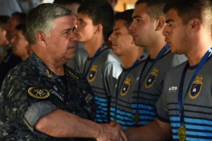 "Copa Tridente": una nueva instancia de encuentro deportivo entre escuelas matrices y de formación de la Armada